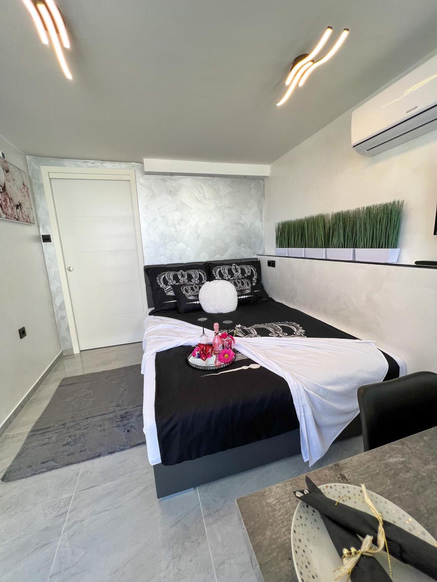 Apartment Sova Or Deluxe Room 33 Bled Exterior photo